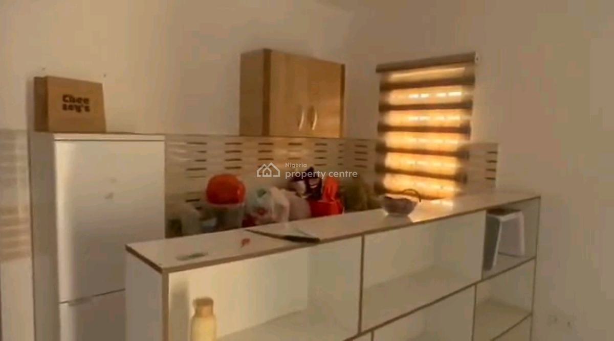 Executive Standard Mini- Flat, Yaba, Lagos, Mini Flat (room and Parlour) for Rent