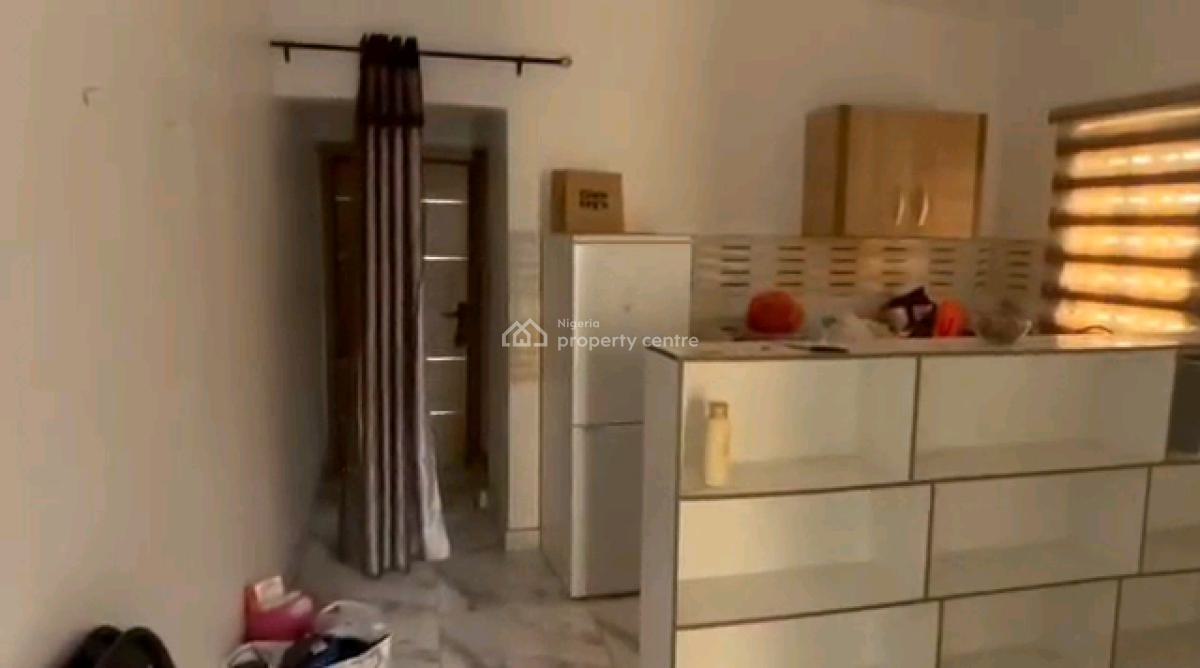 Executive Standard Mini- Flat, Yaba, Lagos, Mini Flat (room and Parlour) for Rent