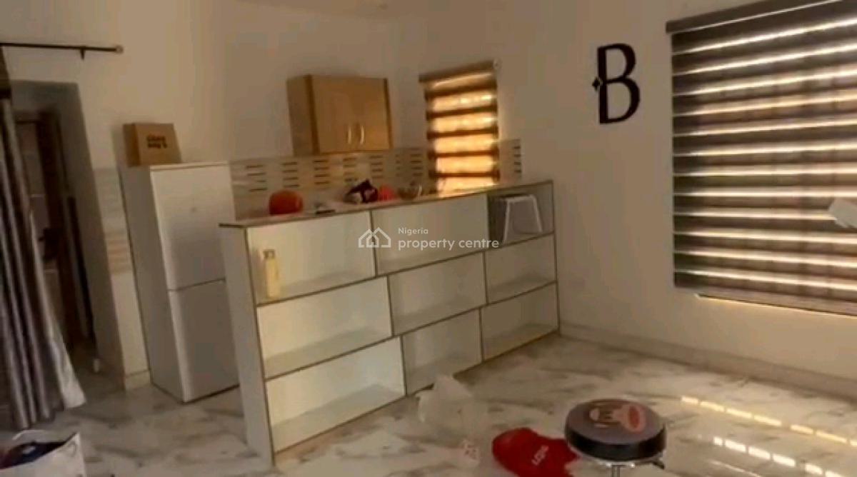 Executive Standard Mini- Flat, Yaba, Lagos, Mini Flat (room and Parlour) for Rent