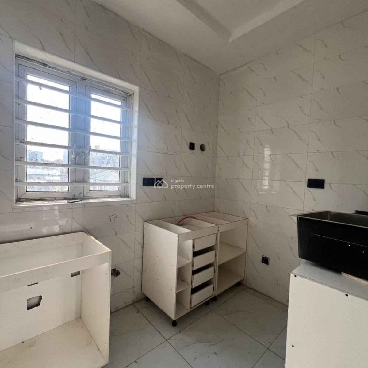 2 Bedroom Apartment with High Roi Investment Potential, 2 Bedroom Apartment with High Roi Investment Potential, Ikate, Lekki, Lagos, Block of Flats for Sale