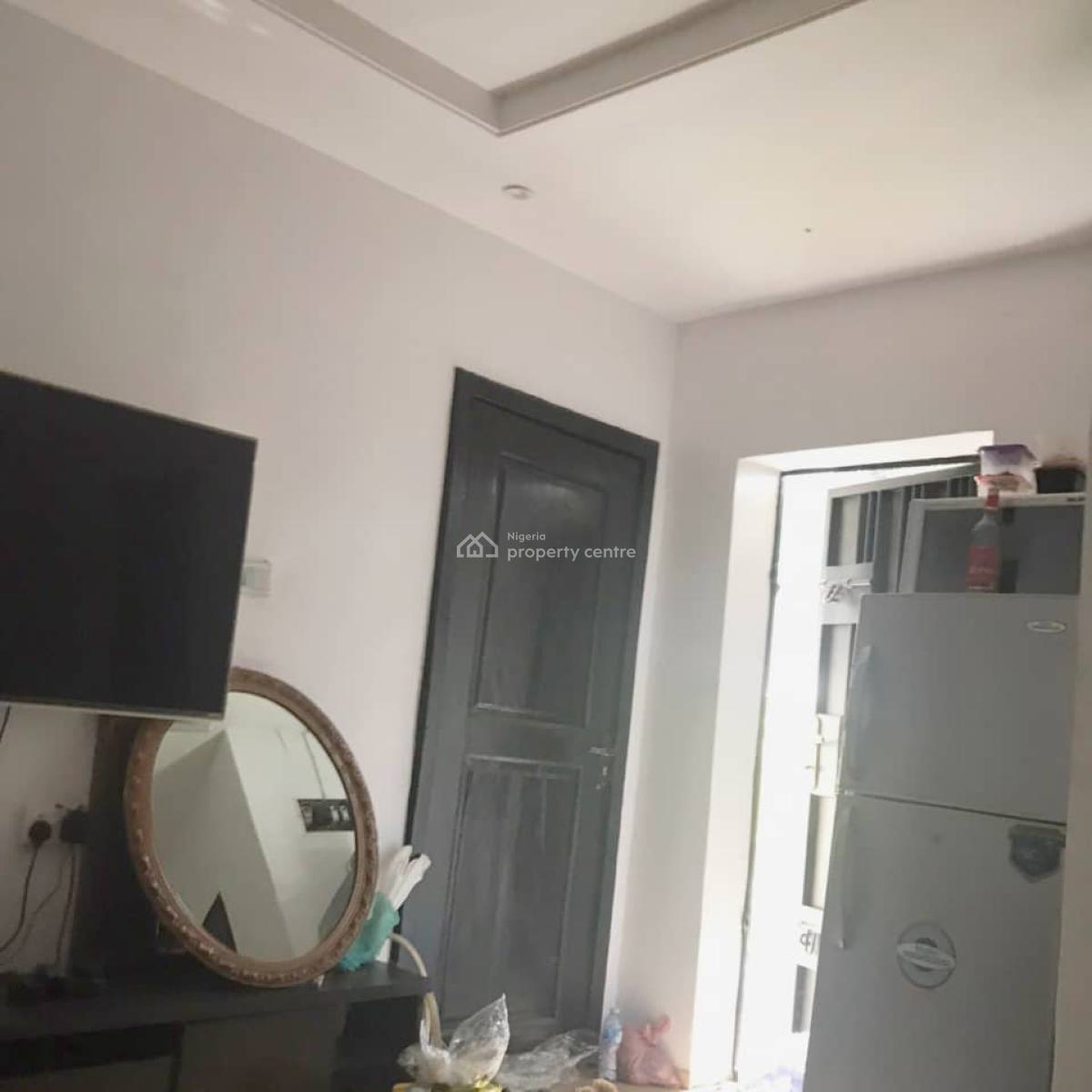 Mini Flat, Admiralty Way, Lekki Phase 1, Lekki, Lagos, Mini Flat (room and Parlour) for Rent