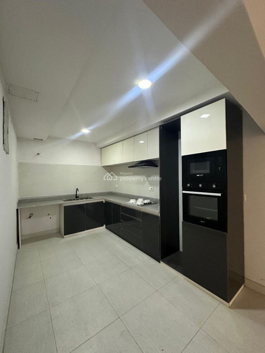 Fully Serviced 2-bedroom Apartment with Swimming Pool, Gym, Lekki Phase 1, Lekki, Lagos, Block of Flats for Sale