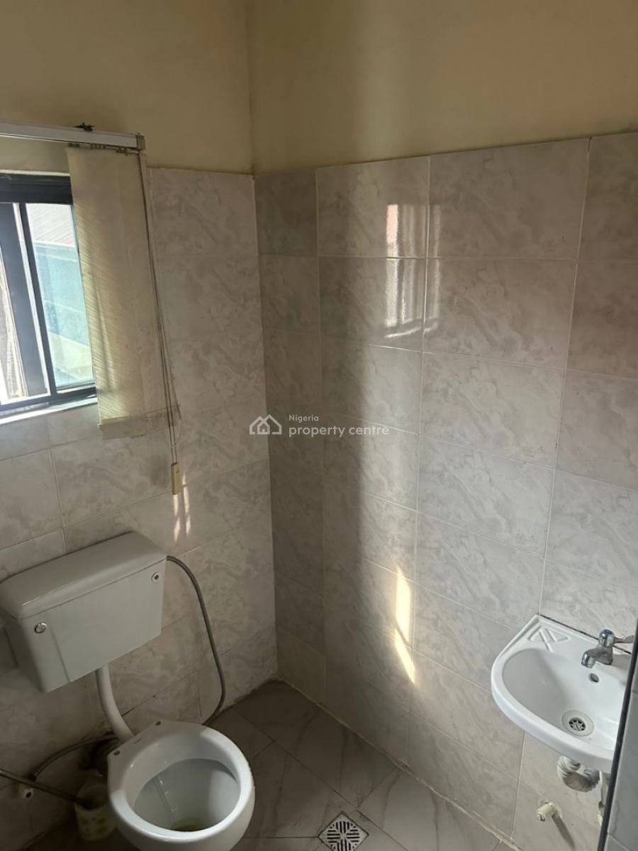 1 Bedroom Master in a Shared Apartment, Thomas Estate, Ajah, Lagos, Flat / Apartment for Rent