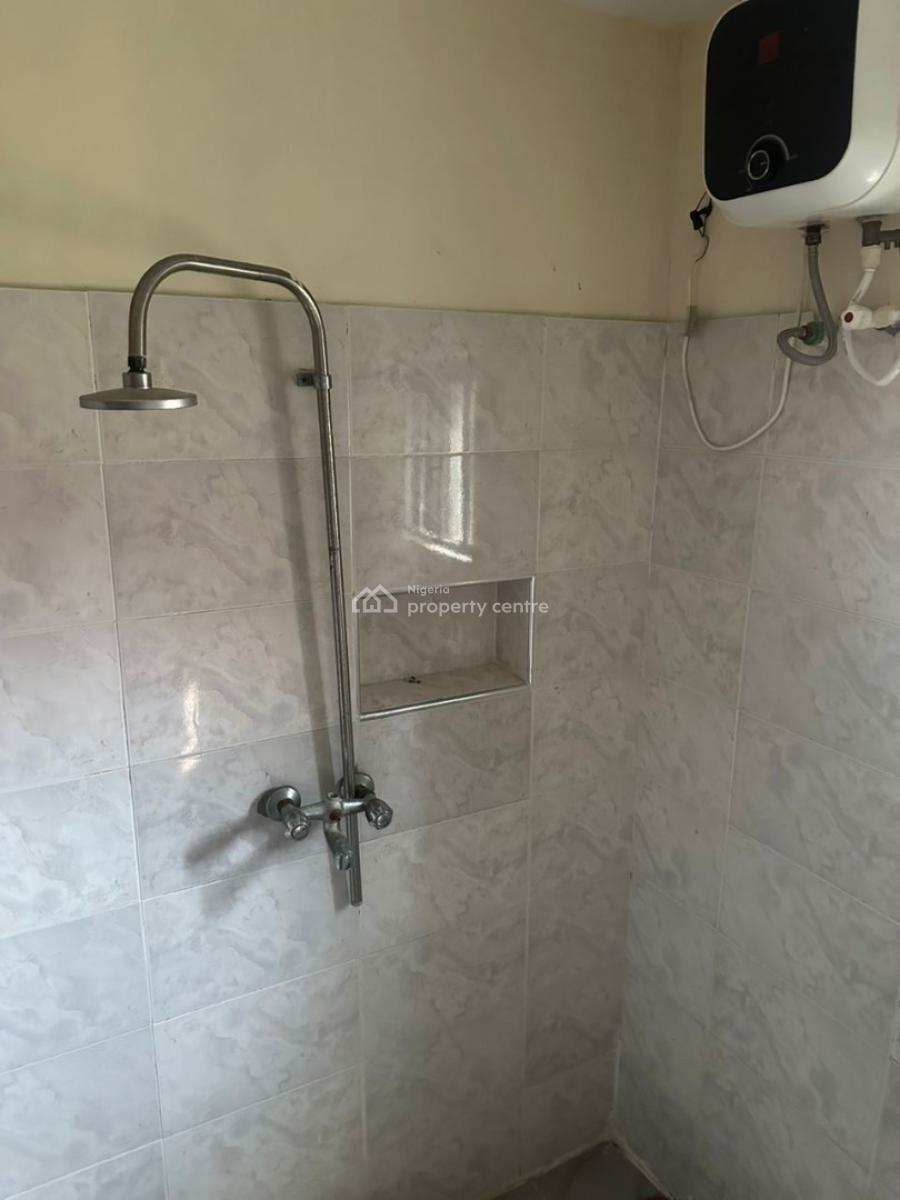 1 Bedroom Master in a Shared Apartment, Thomas Estate, Ajah, Lagos, Flat / Apartment for Rent