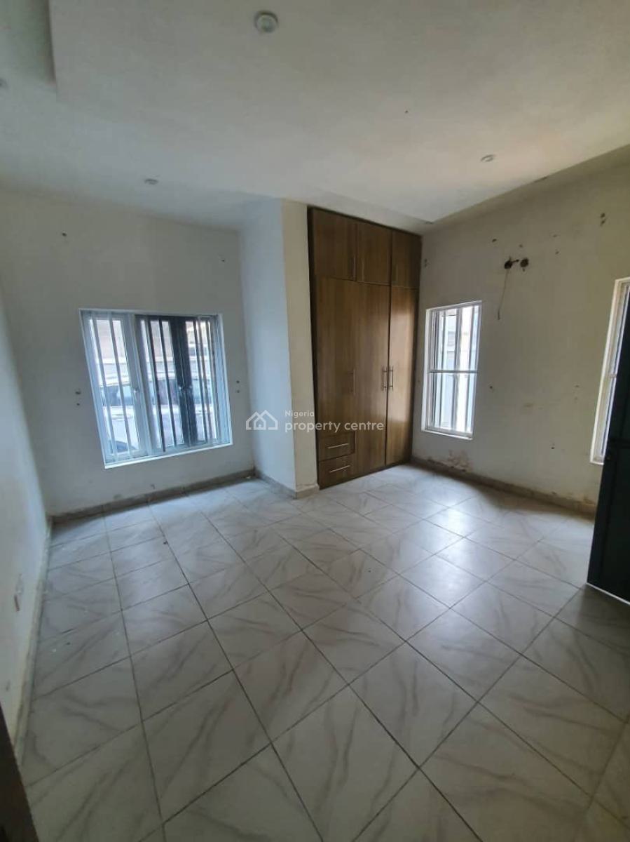 Standard 3 Bedroom Apartment, Ilasan, Lekki, Lagos, Flat / Apartment for Rent