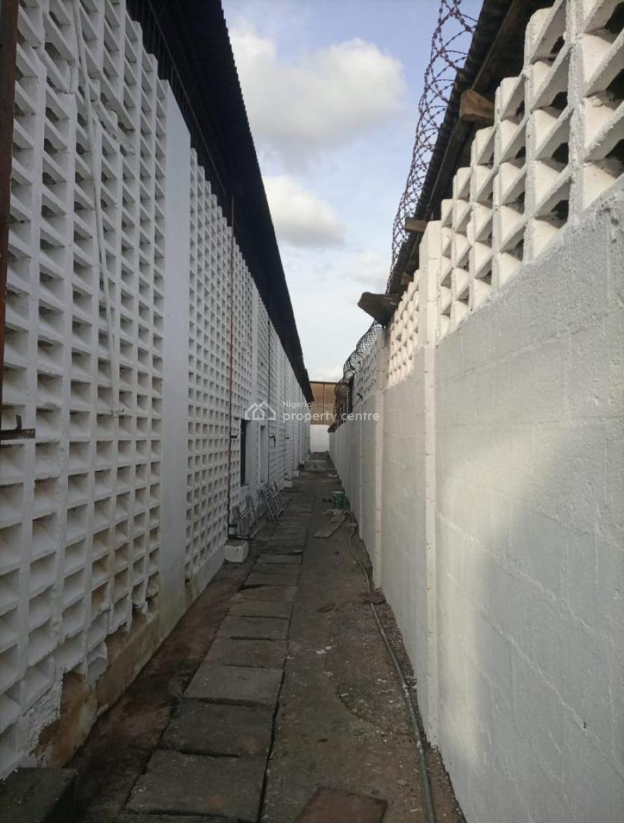 Warehouse on 4,400sqm, Ajao Estate, Isolo, Lagos, Warehouse for Sale