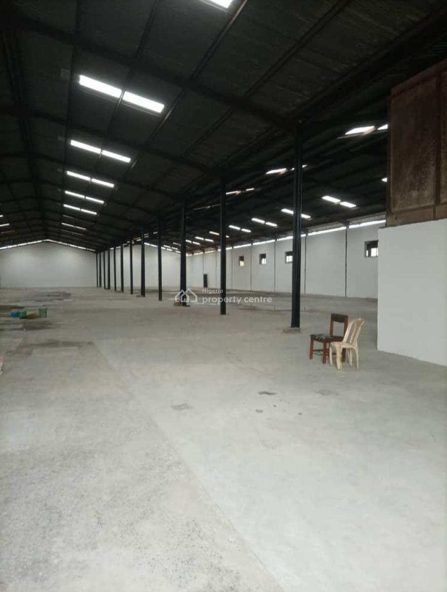 Warehouse on 4,400sqm, Ajao Estate, Isolo, Lagos, Warehouse for Sale