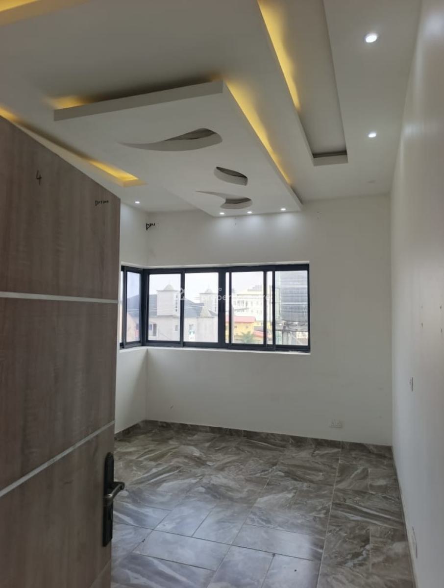 Luxury 3 Bedroom Apartment Secured Serene Estate, 26 Western Garden Estate, Lekki Phase 2, Lekki, Lagos, Flat / Apartment for Rent