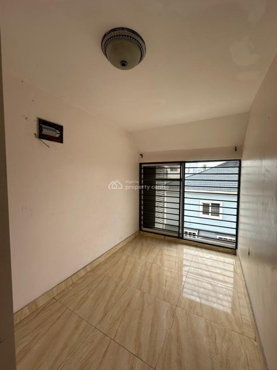 Well-maintained Mini Flat, Lekki Phase 1, Lekki, Lagos, Flat / Apartment for Rent