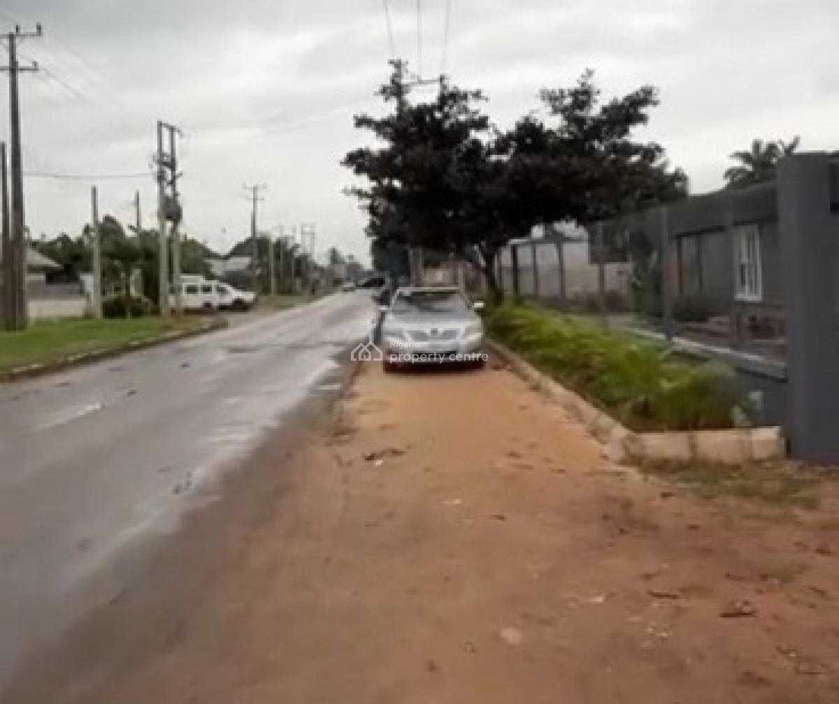 100ft By 300ft Land Approximately 2850sqm of Land with C of O, Along Aguobasinmwin Crescent, Off Goulf Course Road, Gra,, Benin, Oredo, Edo, Commercial Land for Sale