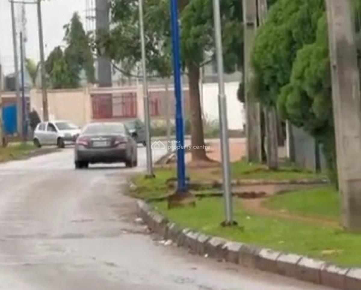 100ft By 300ft Land Approximately 2850sqm of Land with C of O, Along Aguobasinmwin Crescent, Off Goulf Course Road, Gra,, Benin, Oredo, Edo, Commercial Land for Sale