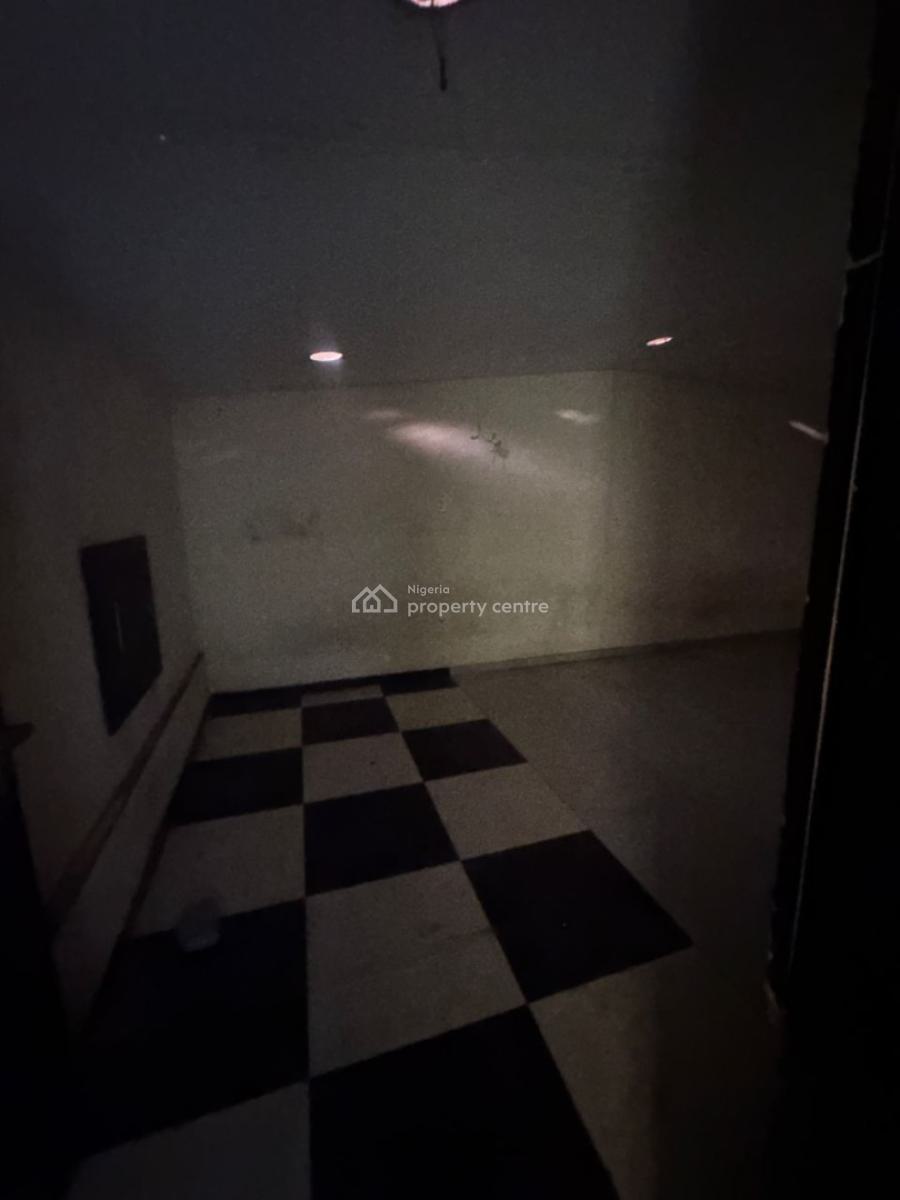 230sqm Front-facing Commercial Space, Lekki Phase 1, Lekki, Lagos, Commercial Property for Rent