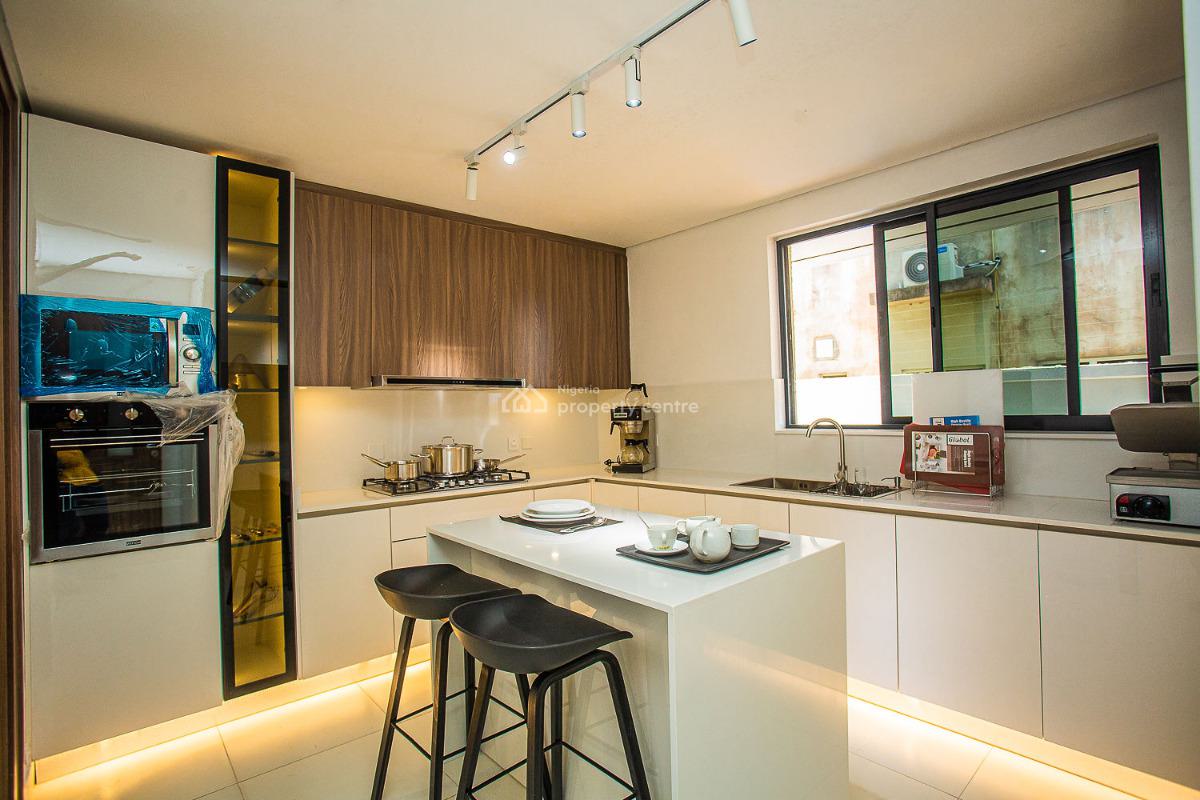 5 Bedroom Semi-detached Duplex with Boys Quarters, Olowo-eko Close, Lekki Phase 1, Lekki, Lagos, Semi-detached Duplex for Sale