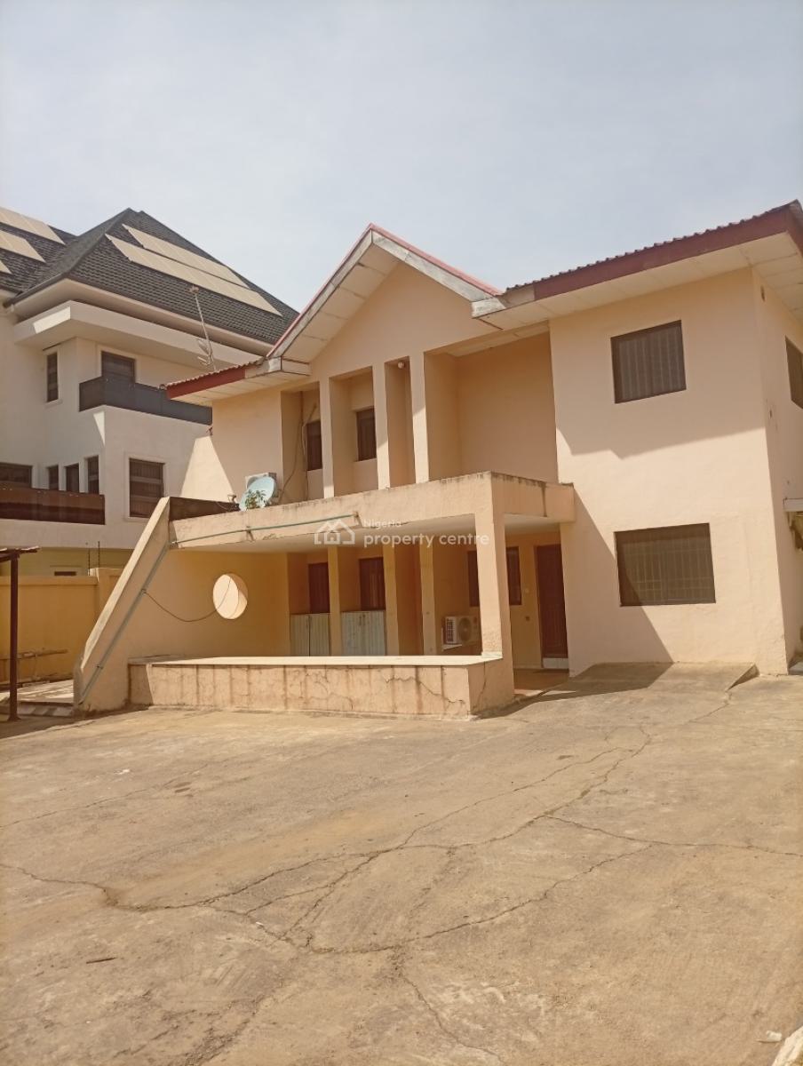 Spacious 5 Bedroom Fully Detached Duplex with 2 Rooms Bq, Maitama District, Abuja, Detached Duplex for Rent