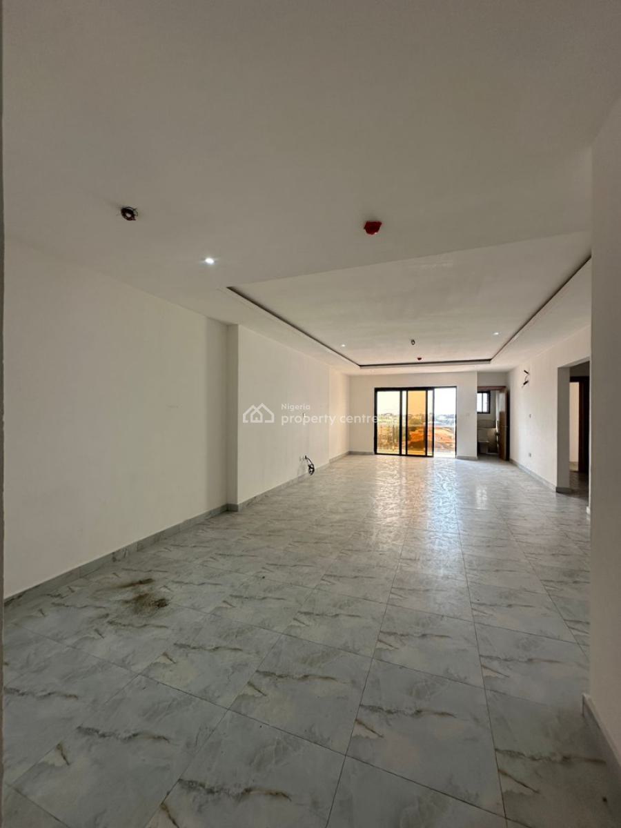 Neatly Built 3bedroom Apartment with Bq, Off Bisola Durosimi, Lekki Phase 1, Lekki, Lagos, Flat / Apartment for Sale