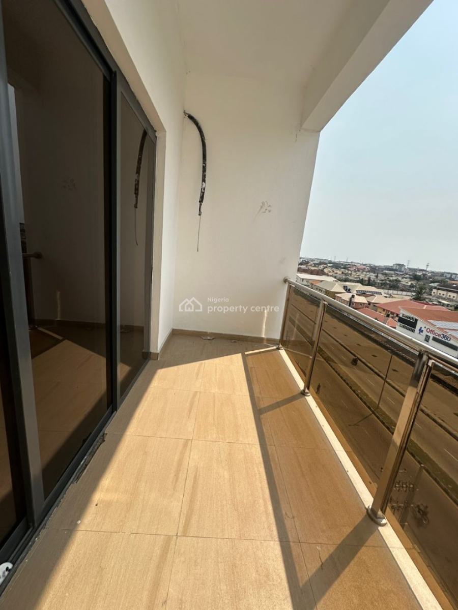 Neatly Built 3bedroom Apartment with Bq, Off Bisola Durosimi, Lekki Phase 1, Lekki, Lagos, Flat / Apartment for Sale