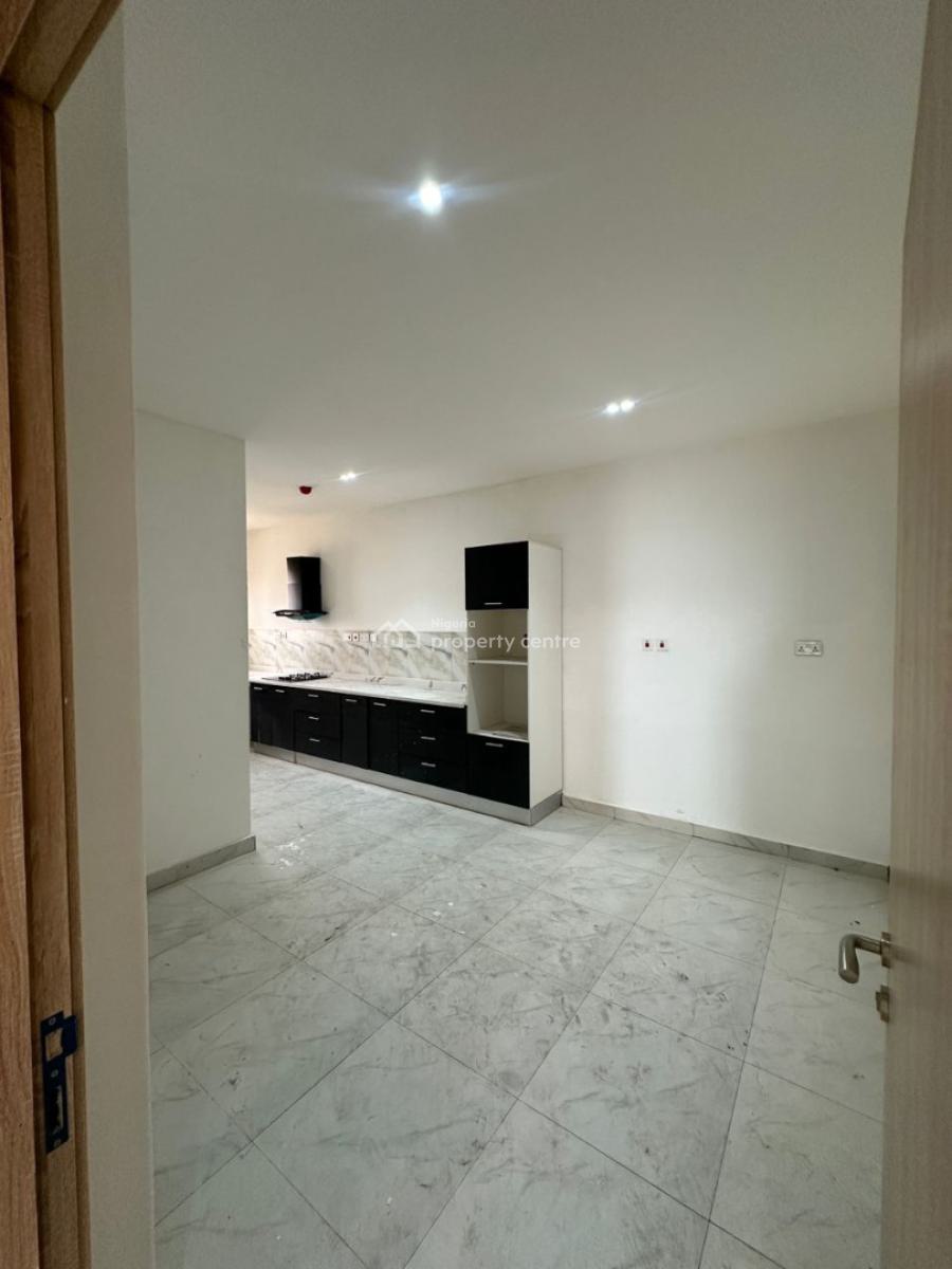 Neatly Built 3bedroom Apartment with Bq, Off Bisola Durosimi, Lekki Phase 1, Lekki, Lagos, Flat / Apartment for Sale