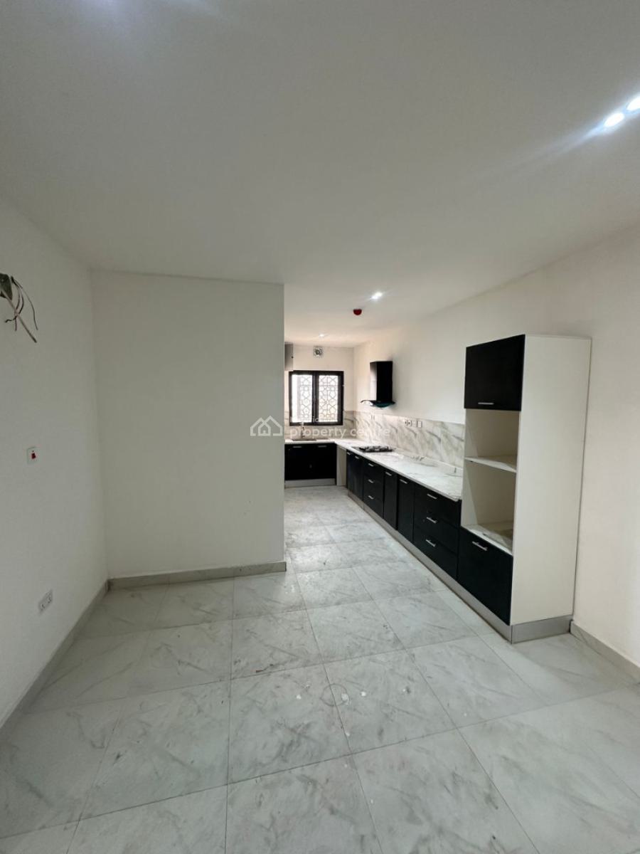 Neatly Built 3bedroom Apartment with Bq, Off Bisola Durosimi, Lekki Phase 1, Lekki, Lagos, Flat / Apartment for Sale