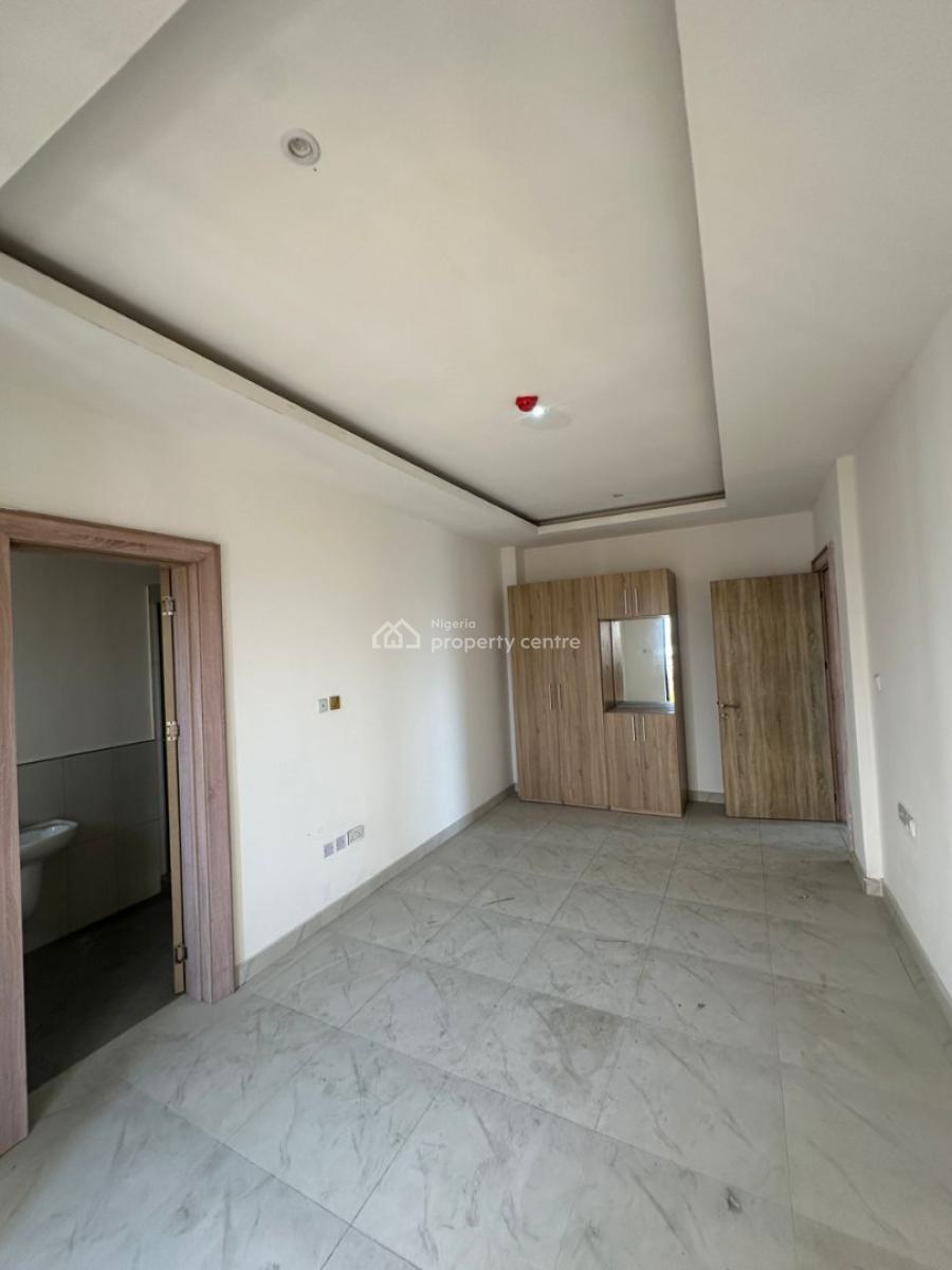 Neatly Built 3bedroom Apartment with Bq, Off Bisola Durosimi, Lekki Phase 1, Lekki, Lagos, Flat / Apartment for Sale