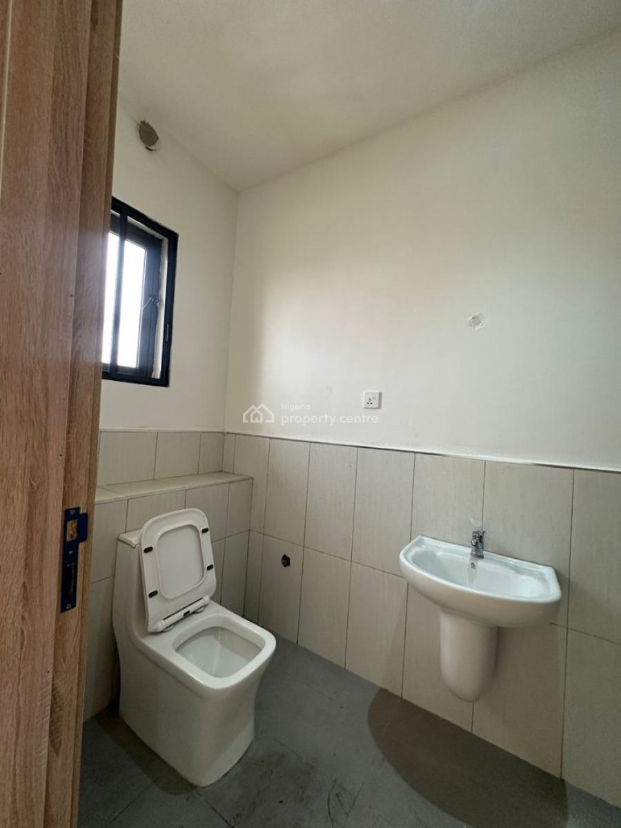 Neatly Built 3bedroom Apartment with Bq, Off Bisola Durosimi, Lekki Phase 1, Lekki, Lagos, Flat / Apartment for Sale