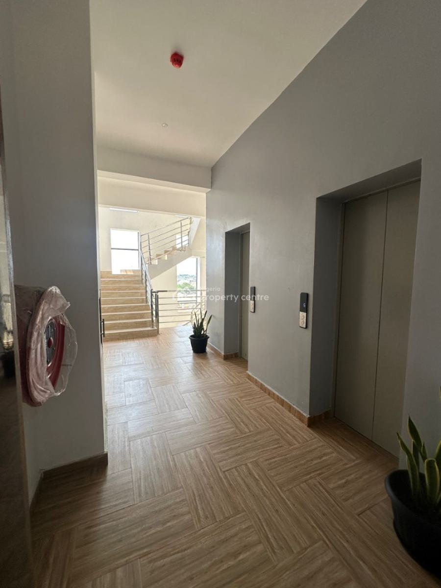 Neatly Built 3bedroom Apartment with Bq, Off Bisola Durosimi, Lekki Phase 1, Lekki, Lagos, Flat / Apartment for Sale