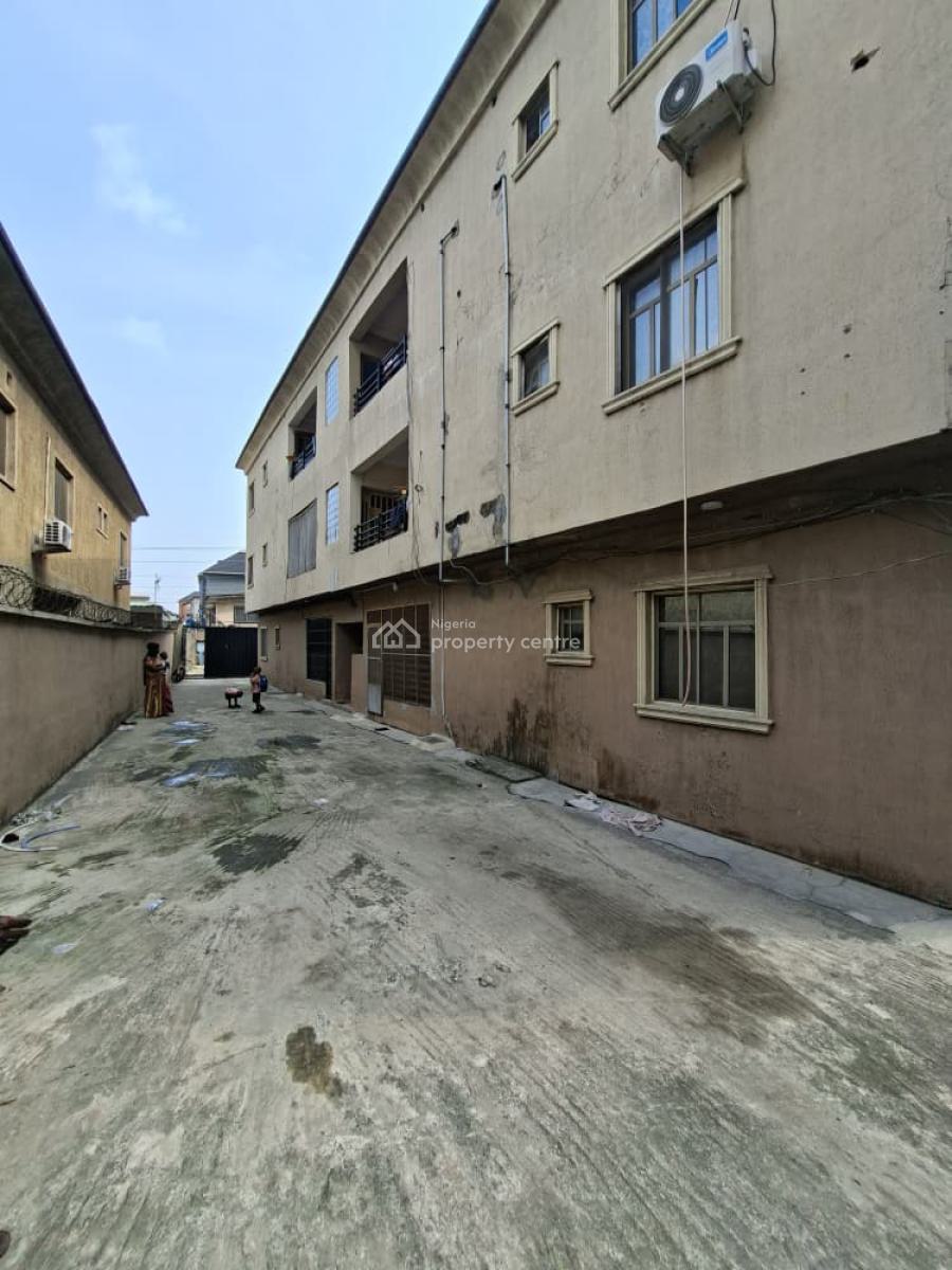 Newly Renovated Ground Floor Flat All Rooms Ensuite 3 Bedroom Flat, Yaba, Lagos, Flat / Apartment for Rent