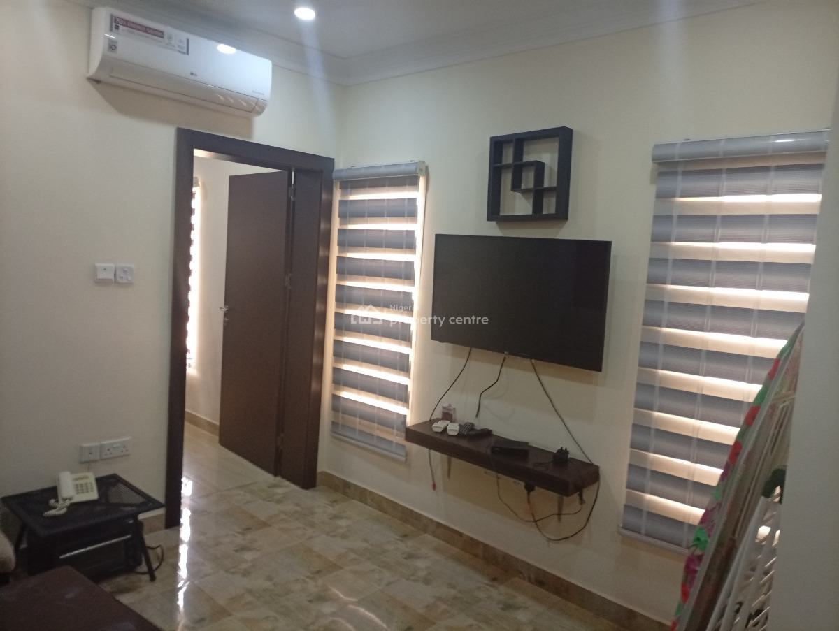 1 Bedroom Furnished and Serviced Studio Apartment, Asokoro District, Abuja, Flat / Apartment for Rent