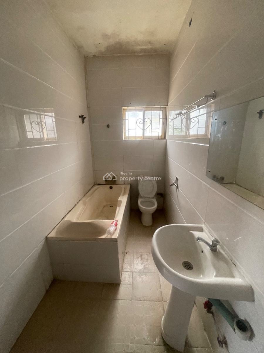 3 Bedroom Apartment, Gra Phase 1, Magodo, Lagos, Flat / Apartment for Rent