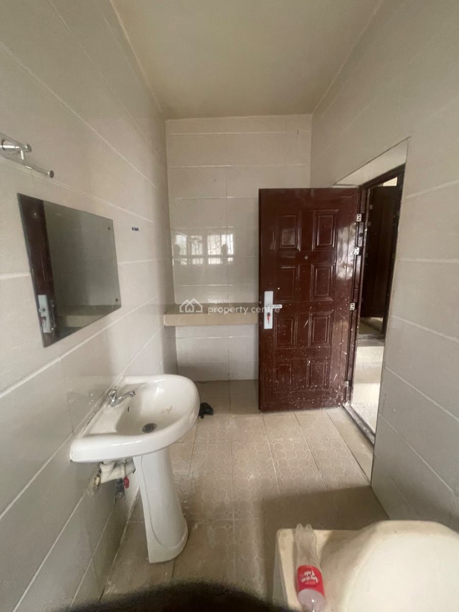 3 Bedroom Apartment, Gra Phase 1, Magodo, Lagos, Flat / Apartment for Rent