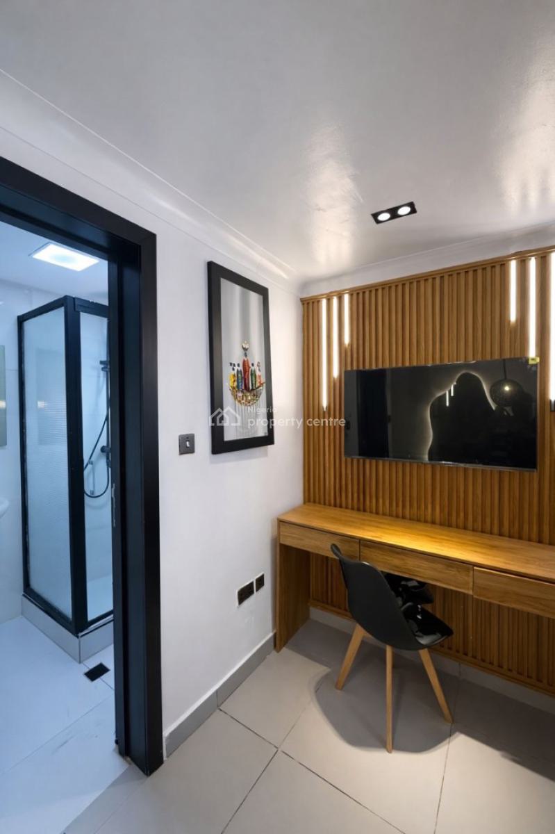 Brand New 1 Bedroom Apartment with Pool & Tennis Court, Ikoyi, Lagos, Flat / Apartment Short Let