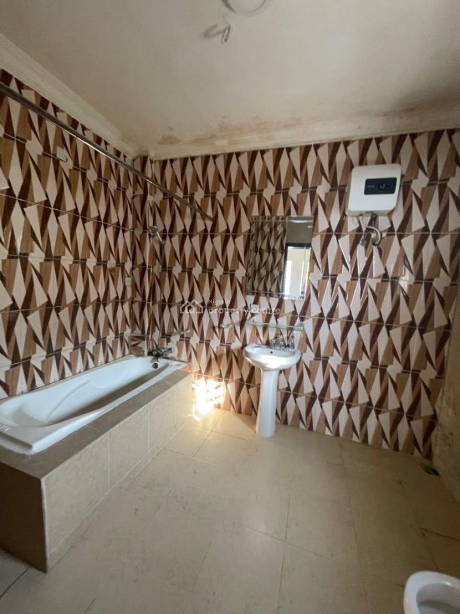 Spacious 3bedroom Apartment, Ologolo, Lekki, Lagos, Flat / Apartment for Rent