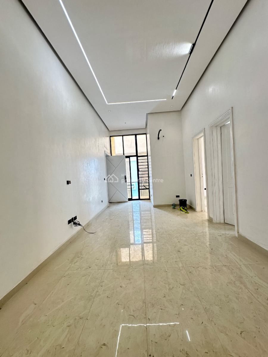 Beautifully Built 3bedroom Apartment with Pool & Gym, Lekki Phase 1, Lekki, Lagos, Flat / Apartment for Sale