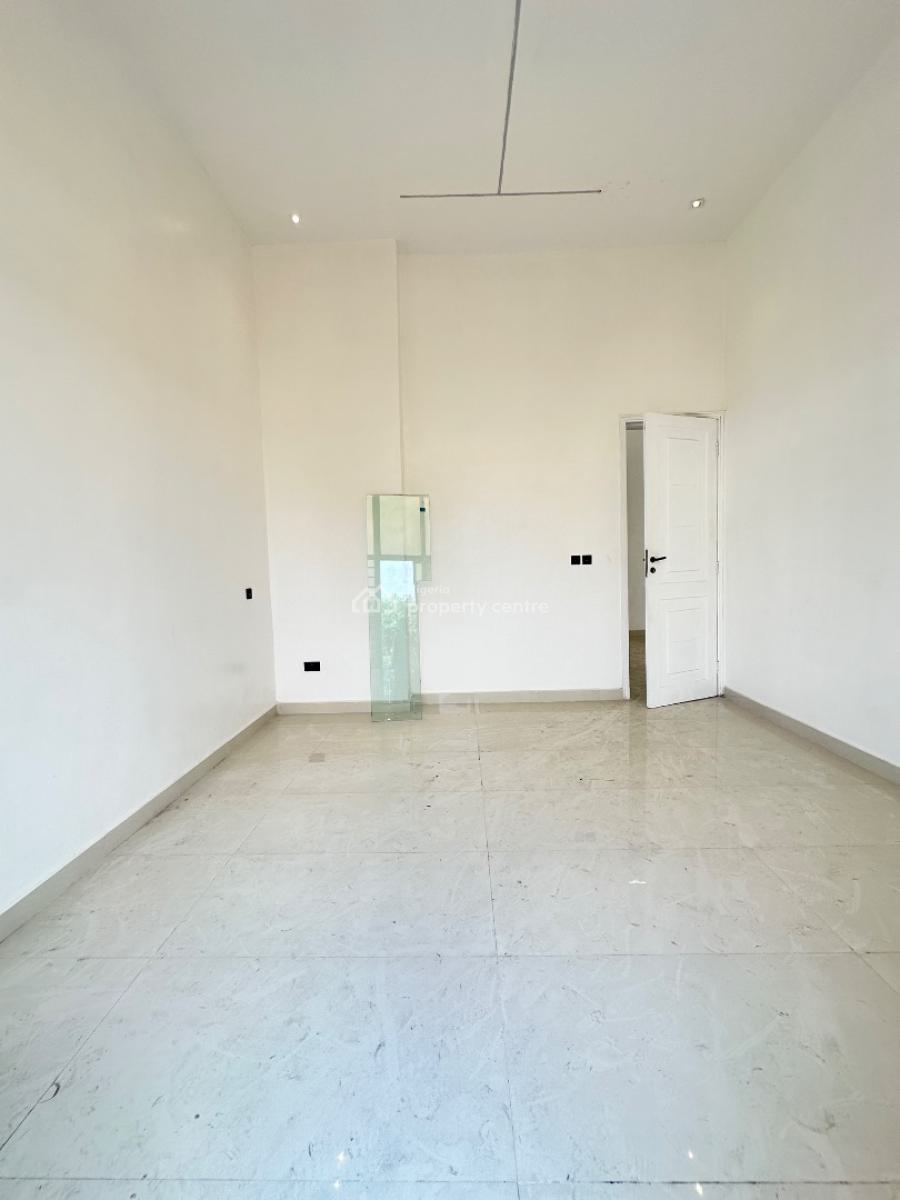 Beautifully Built 3bedroom Apartment with Pool & Gym, Lekki Phase 1, Lekki, Lagos, Flat / Apartment for Sale
