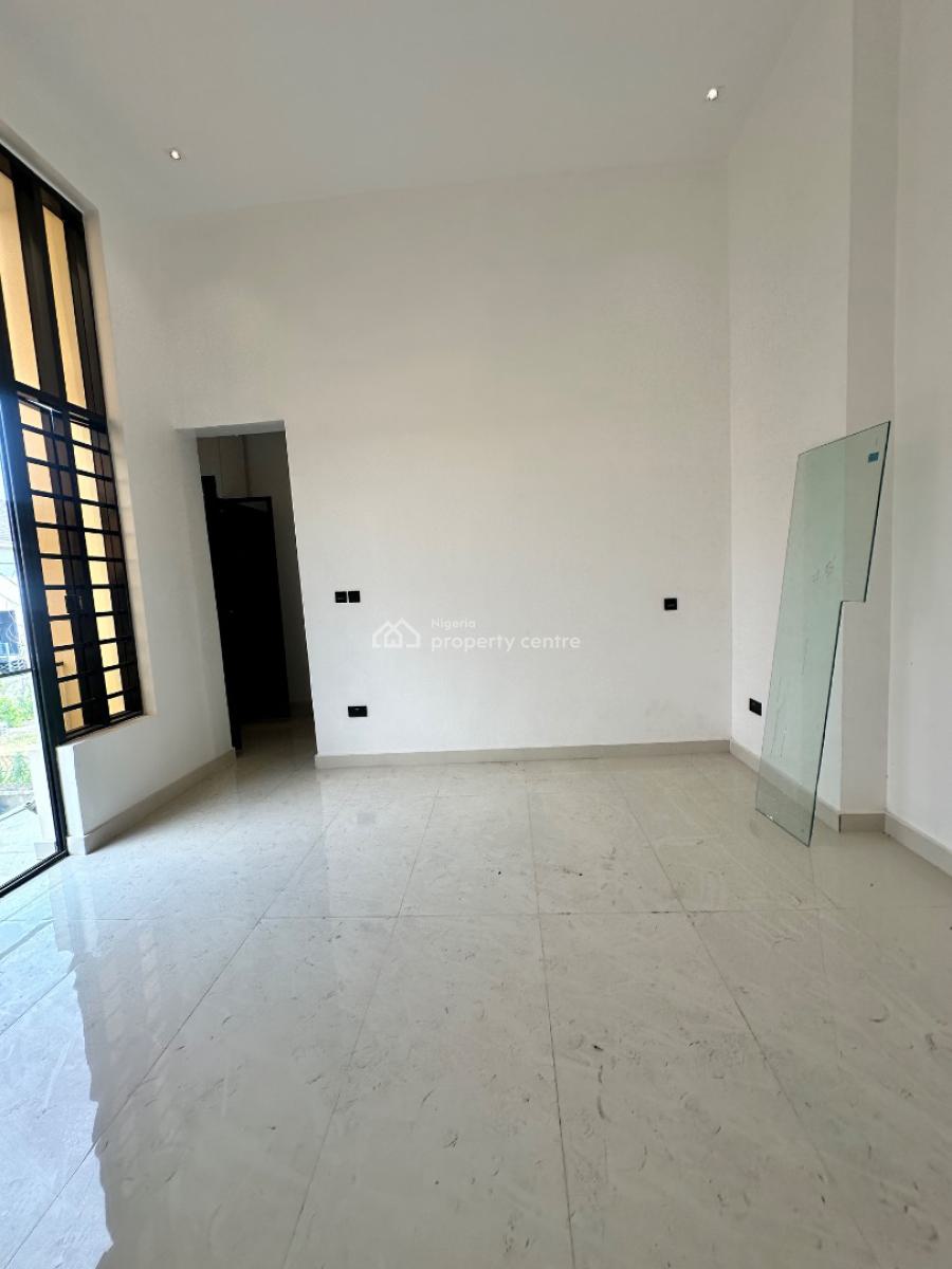 Beautifully Built 3bedroom Apartment with Pool & Gym, Lekki Phase 1, Lekki, Lagos, Flat / Apartment for Sale