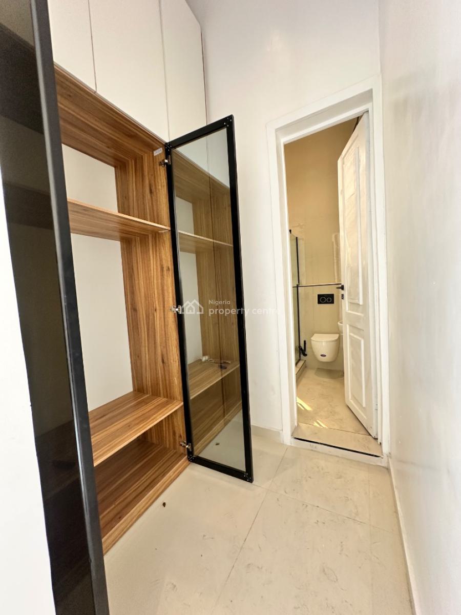 Beautifully Built 3bedroom Apartment with Pool & Gym, Lekki Phase 1, Lekki, Lagos, Flat / Apartment for Sale