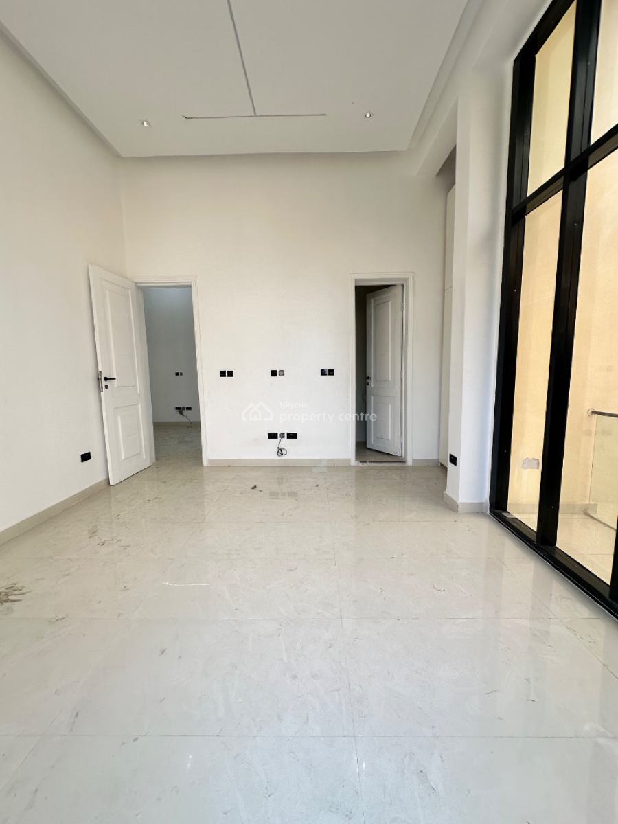 Beautifully Built 3bedroom Apartment with Pool & Gym, Lekki Phase 1, Lekki, Lagos, Flat / Apartment for Sale