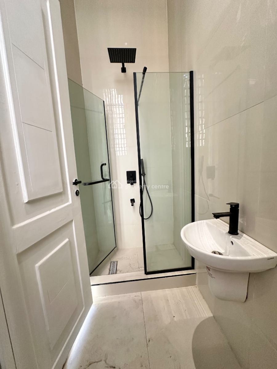 Beautifully Built 3bedroom Apartment with Pool & Gym, Lekki Phase 1, Lekki, Lagos, Flat / Apartment for Sale