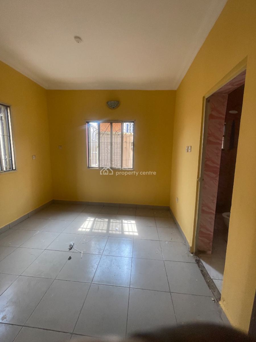 2 Bedroom Apartment, Gra Phase 1, Magodo, Lagos, Flat / Apartment for Rent