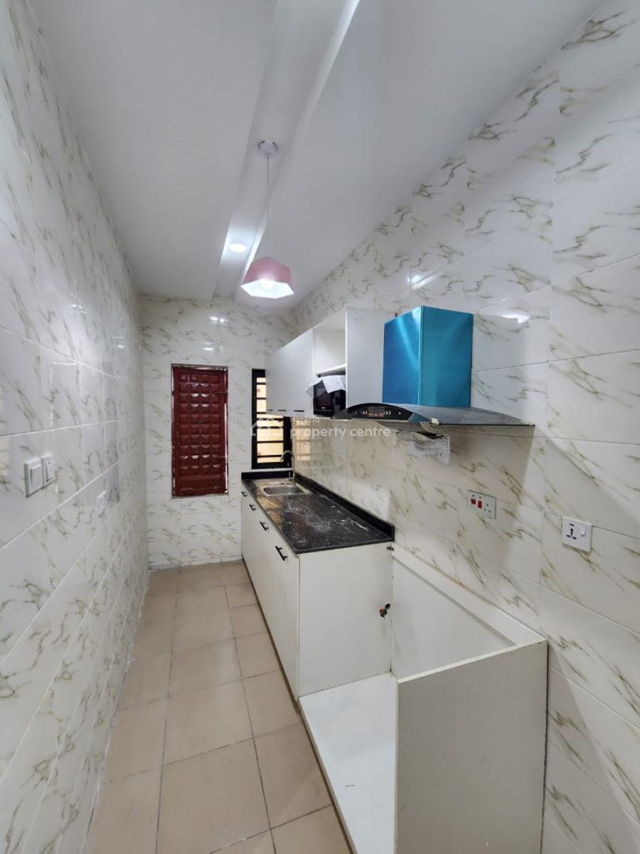 2-bedroom Apt Available, Ologolo, Lekki, Lagos, Flat / Apartment for Rent