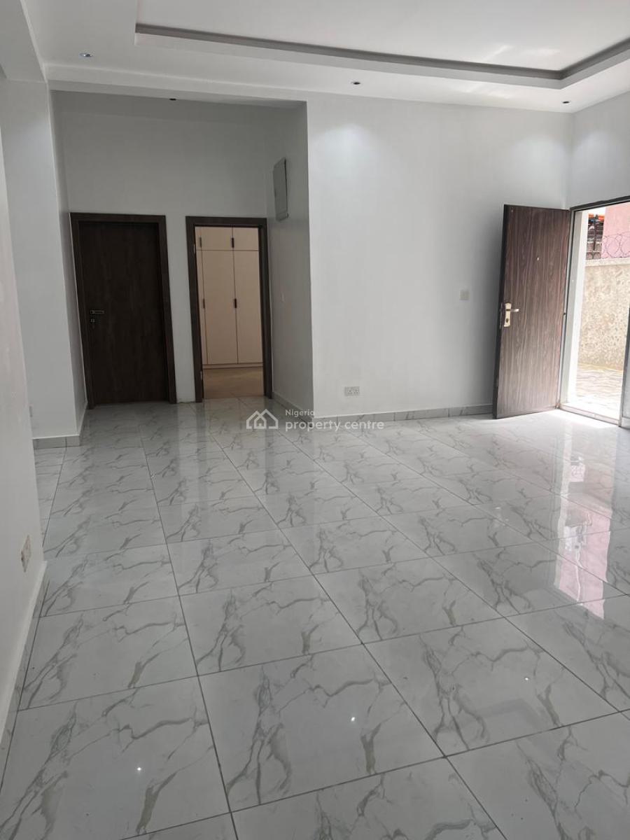 Self Serviced 2-bedroom Apartment, Off Adewunmi Adebimpe Drive, Lekki Phase 1, Lekki, Lagos, Flat / Apartment for Rent