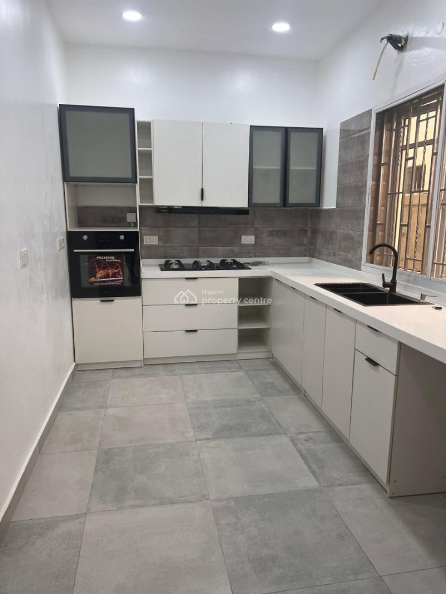 Self Serviced 2-bedroom Apartment, Off Adewunmi Adebimpe Drive, Lekki Phase 1, Lekki, Lagos, Flat / Apartment for Rent