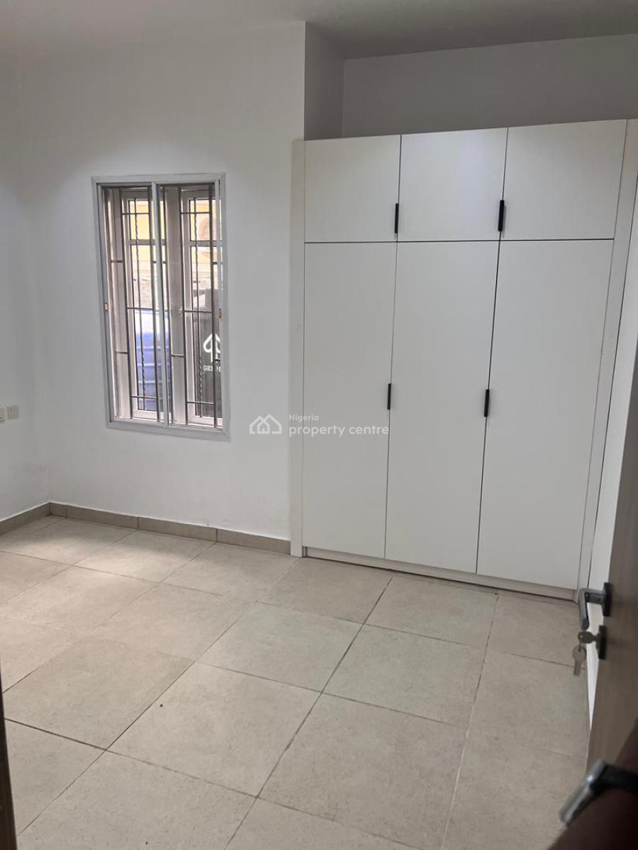 Self Serviced 2-bedroom Apartment, Off Adewunmi Adebimpe Drive, Lekki Phase 1, Lekki, Lagos, Flat / Apartment for Rent