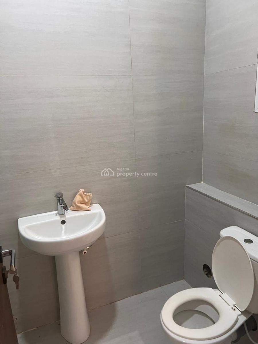 Self Serviced 2-bedroom Apartment, Off Adewunmi Adebimpe Drive, Lekki Phase 1, Lekki, Lagos, Flat / Apartment for Rent