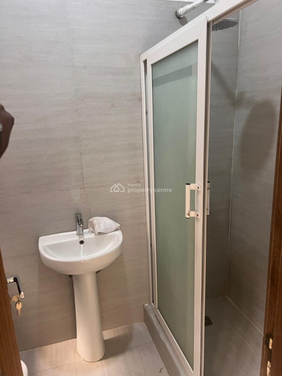 Self Serviced 2-bedroom Apartment, Off Adewunmi Adebimpe Drive, Lekki Phase 1, Lekki, Lagos, Flat / Apartment for Rent