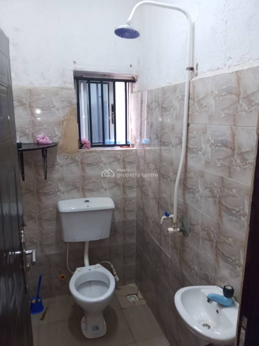 Nice 2 Bedroom Apartment in a Secured Neighbourhood, James Ajayi Street Isher Off Magodo, Gra Phase 1, Magodo, Lagos, Flat / Apartment for Rent