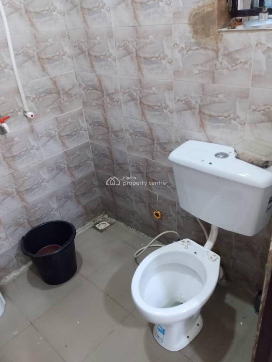 Nice 2 Bedroom Apartment in a Secured Neighbourhood, James Ajayi Street Isher Off Magodo, Gra Phase 1, Magodo, Lagos, Flat / Apartment for Rent