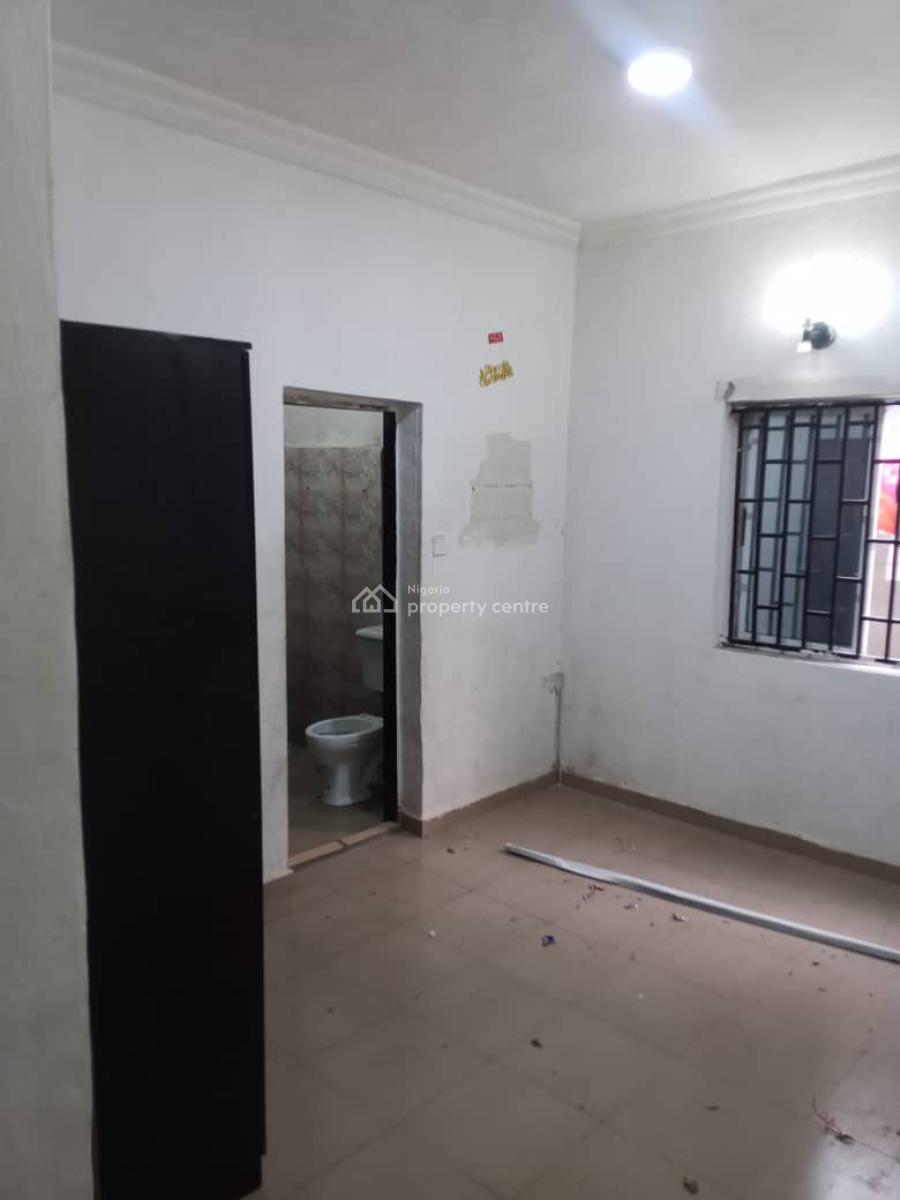 Nice 2 Bedroom Apartment in a Secured Neighbourhood, James Ajayi Street Isher Off Magodo, Gra Phase 1, Magodo, Lagos, Flat / Apartment for Rent