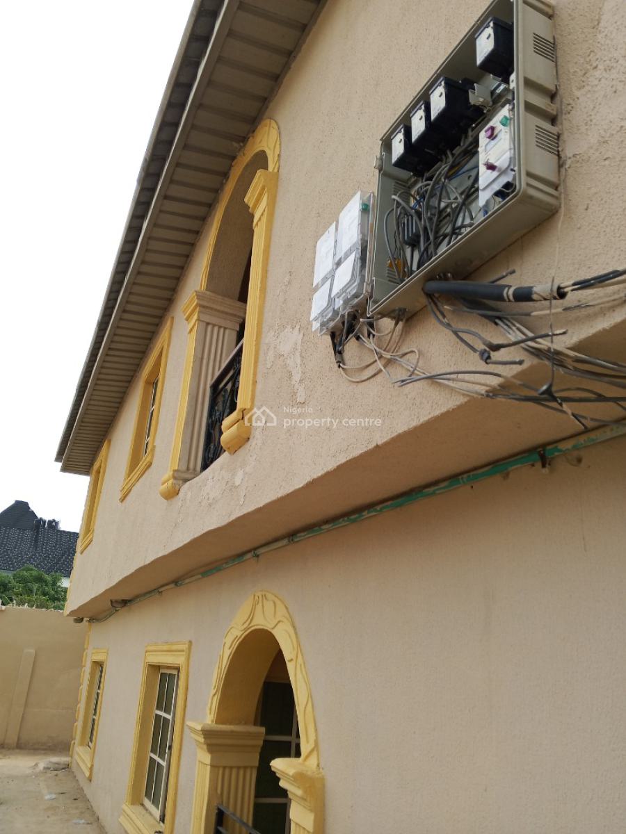 Clean 3 Bedroom Upstairs, Transformer Bucknor, Isolo, Lagos, Flat / Apartment for Rent