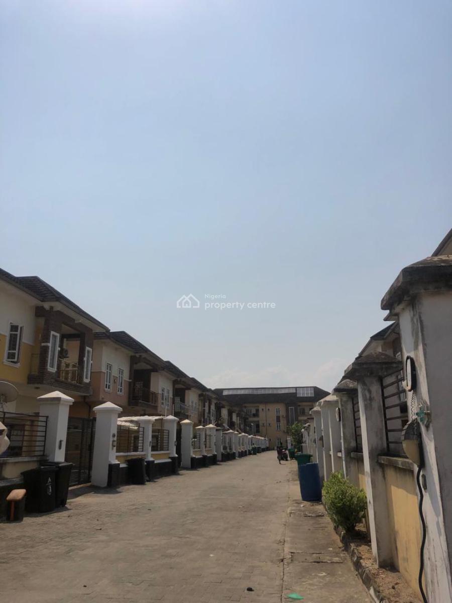 Boys Quarters, Ologolo, Lekki, Lagos, Flat / Apartment for Rent