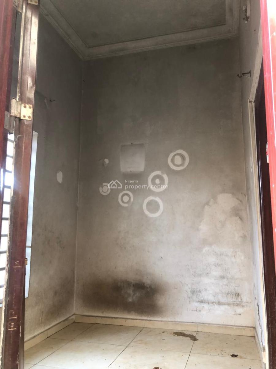 Boys Quarters, Ologolo, Lekki, Lagos, Flat / Apartment for Rent